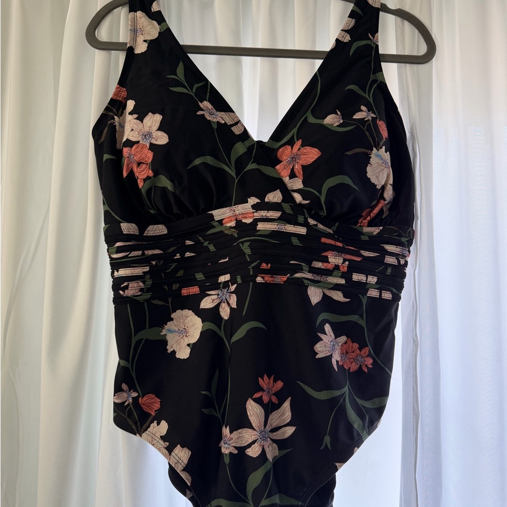 Shade & Shore Black Full Coverage Swimwear NWT